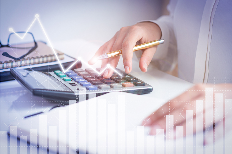 Confira 7 dicas práticas de finanças pessoais para facilitar sua rotina e ter mais controle do seu dinheiro. Aprenda a economizar, organizar e investir!