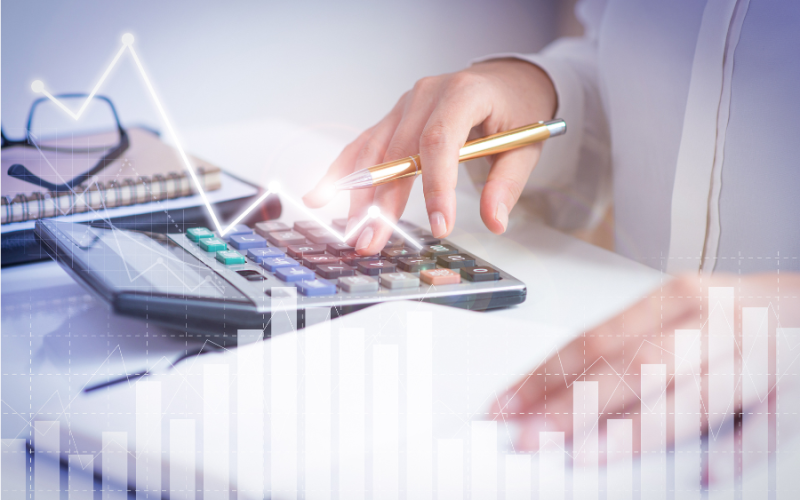 Confira 7 dicas práticas de finanças pessoais para facilitar sua rotina e ter mais controle do seu dinheiro. Aprenda a economizar, organizar e investir!