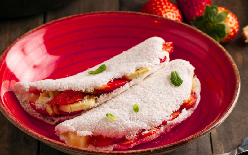 “Panqueca proteica com frutas e whey, ideal para quem faz CrossFit”